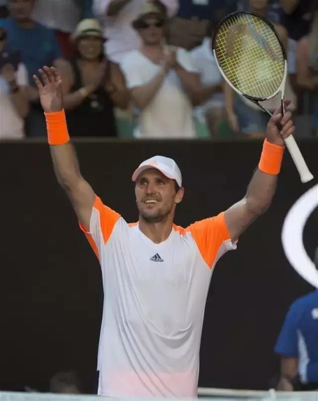 也向外界展 也向外界展