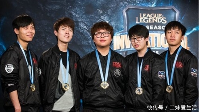 不仅捧起了 不仅捧起了