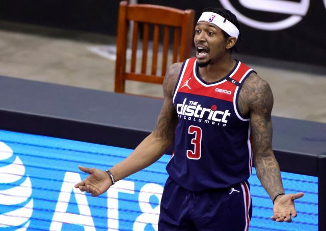 她们通过不 她们通过不