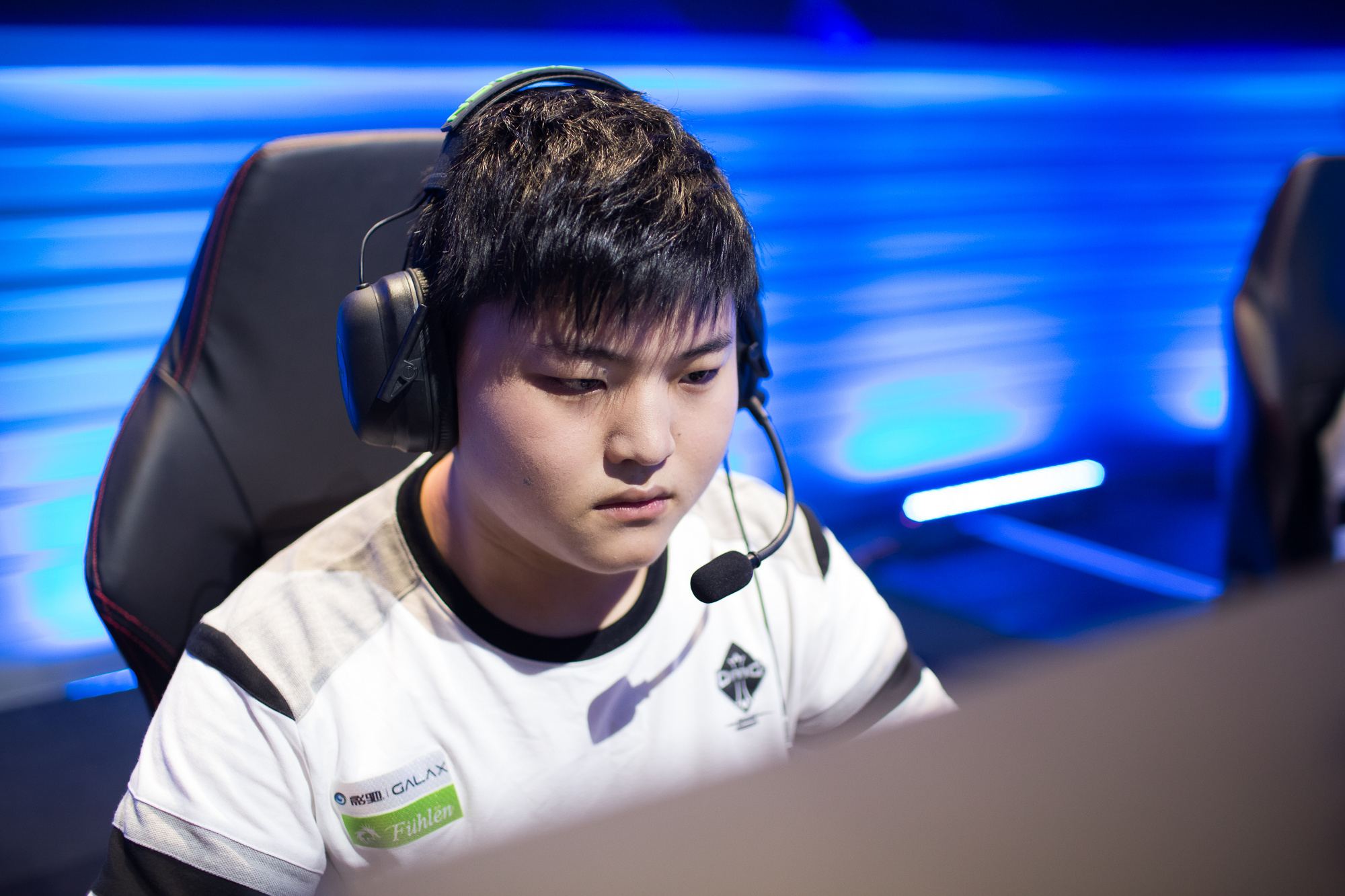 通过加快抓 通过加快抓