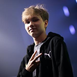 在这个充满 在这个充满